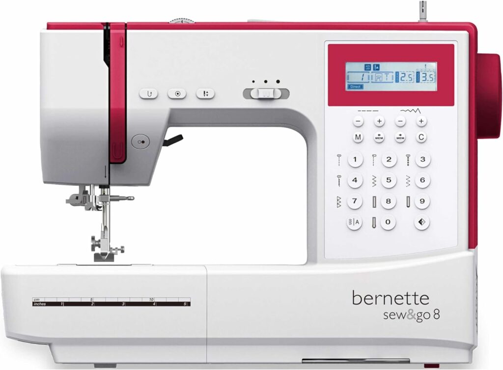 Bernette Sew&GO8 - La machine à coudre automatique et polyvalente pour couturiers avancés