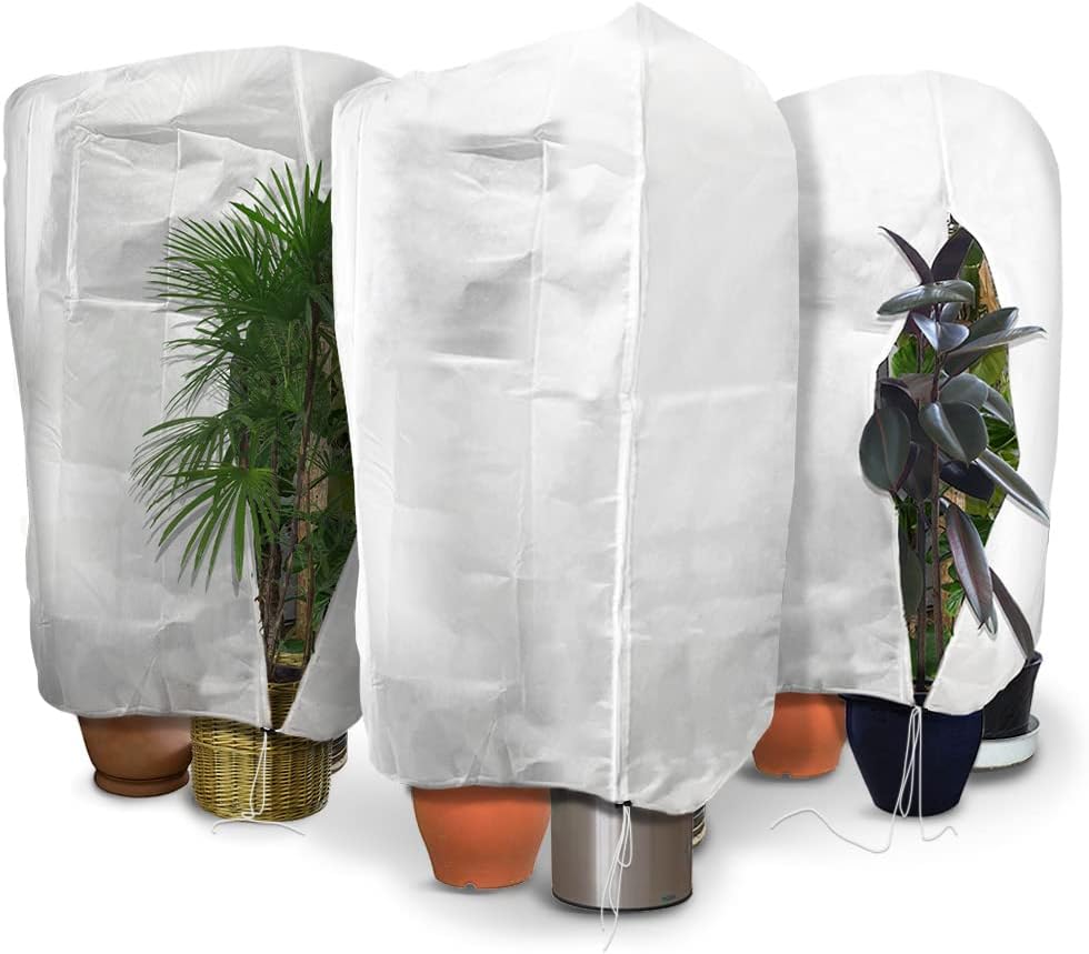 Meilleures housses d’hivernage pour plantes - protégez vos arbustes du froid efficacement